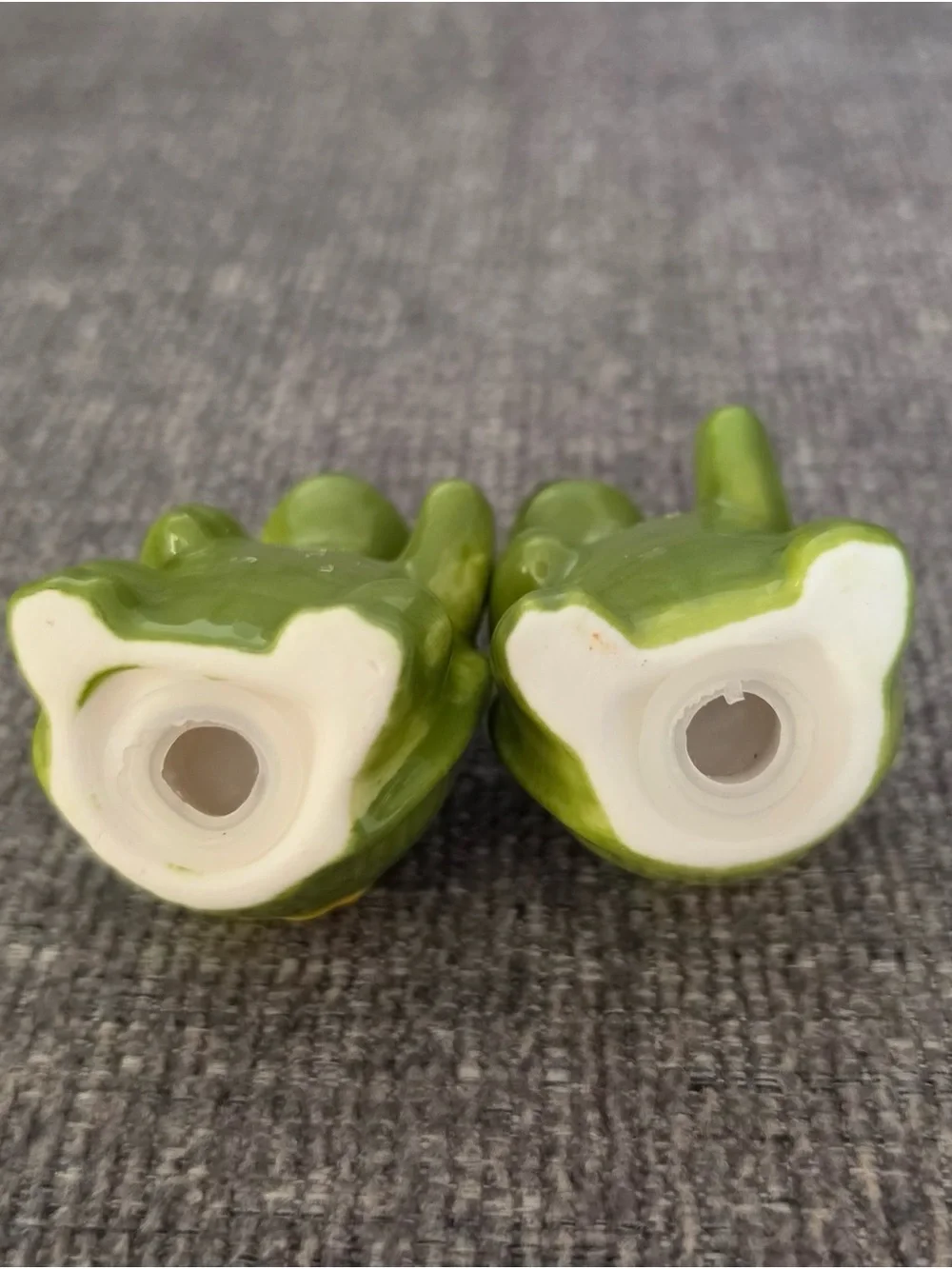 Glossy Green Ceramic Turtle mini Salt and Pepper Shaker Set Cracker Barrel